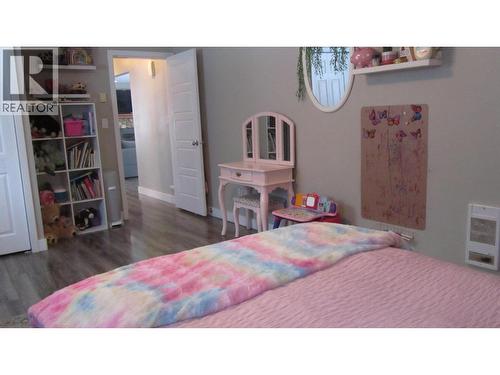 6313 Archie Meadow Road, Forest Grove, BC - Indoor Photo Showing Bedroom