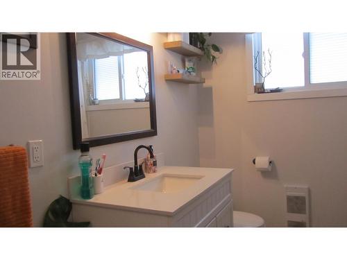 6313 Archie Meadow Road, Forest Grove, BC - Indoor Photo Showing Bathroom
