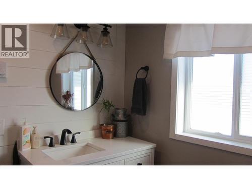 6313 Archie Meadow Road, Forest Grove, BC - Indoor Photo Showing Bathroom
