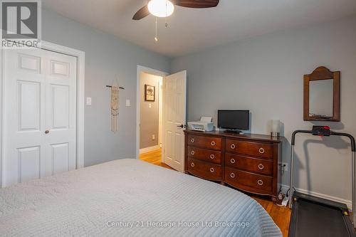 93 James Avenue, Tillsonburg, ON - Indoor Photo Showing Bedroom