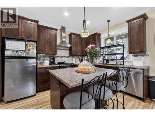 2991 7 Avenue Ne, Salmon Arm, BC - Indoor Photo Showing Kitchen