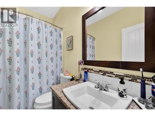 2991 7 Avenue Ne, Salmon Arm, BC - Indoor Photo Showing Bathroom