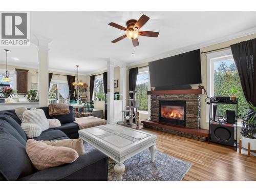 2991 7 Avenue Ne, Salmon Arm, BC - Indoor Photo Showing Living Room With Fireplace