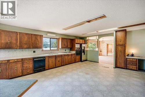 7691 Balfour Wharf Road, Balfour, BC - Indoor Photo Showing Kitchen