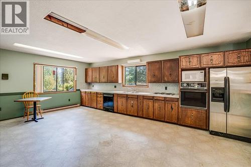 7691 Balfour Wharf Road, Balfour, BC - Indoor Photo Showing Kitchen