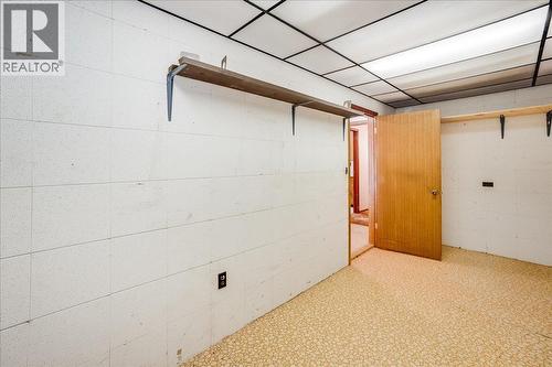 7691 Balfour Wharf Road, Balfour, BC - Indoor Photo Showing Garage