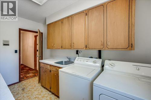7691 Balfour Wharf Road, Balfour, BC - Indoor Photo Showing Laundry Room