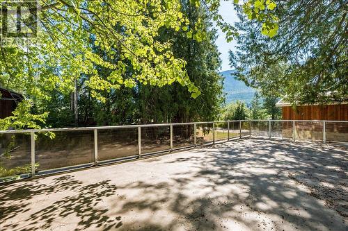 7691 Balfour Wharf Road, Balfour, BC - Outdoor
