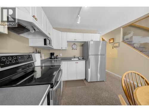 400 Riverside Way Unit# 438, Fernie, BC - Indoor Photo Showing Kitchen