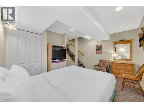 400 Riverside Way Unit# 438, Fernie, BC - Indoor Photo Showing Bedroom