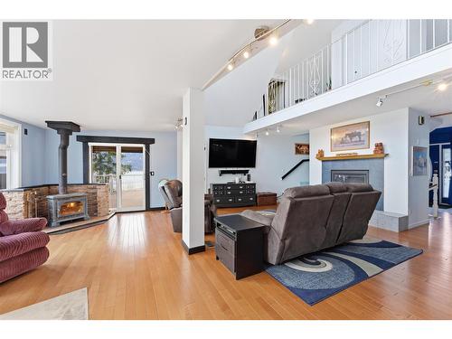 3690 Southview Road, Tappen, BC - Indoor Photo Showing Living Room With Fireplace