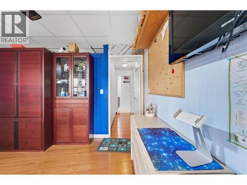 3690 Southview Road, Tappen, BC - Indoor Photo Showing Other Room