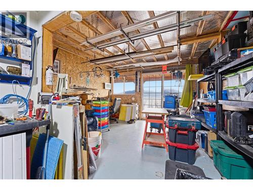 3690 Southview Road, Tappen, BC - Indoor