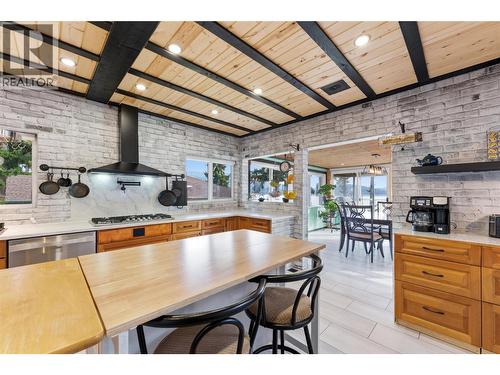 3690 Southview Road, Tappen, BC - Indoor