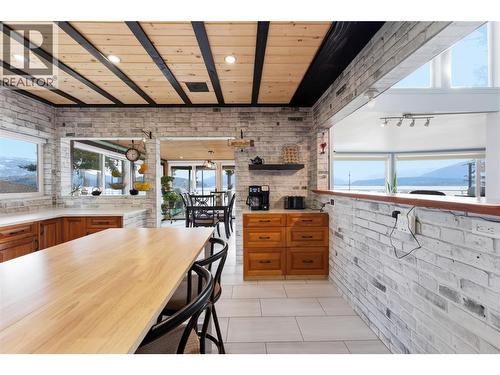 3690 Southview Road, Tappen, BC - Indoor