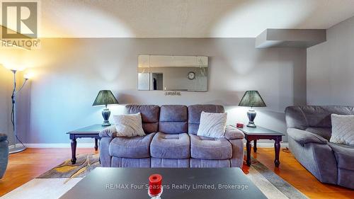 169 Burbank Crescent, Orangeville, ON - Indoor Photo Showing Living Room