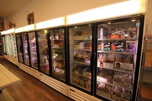 30  Centre Ave, Flatbush, AB 