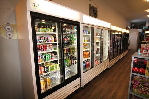 30  Centre Ave, Flatbush, AB 