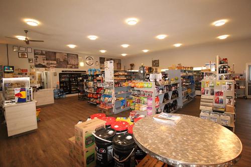 30 Center Ave, Flatbush, AB 
