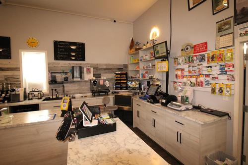 30 Center Ave, Flatbush, AB 