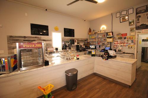 30 Center Ave, Flatbush, AB 