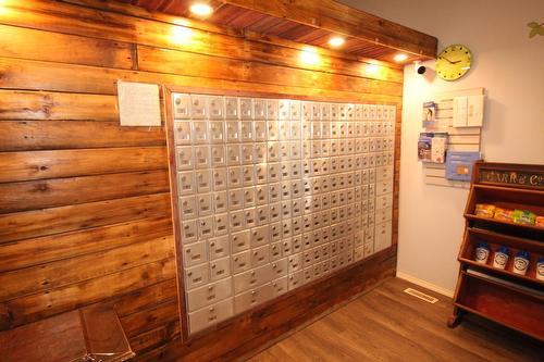 30 Center Ave, Flatbush, AB 