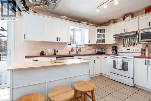 8 Berdux Place, Wellesley, ON - Indoor Photo Showing Kitchen