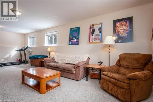 8 Berdux Place, Wellesley, ON - Indoor Photo Showing Living Room
