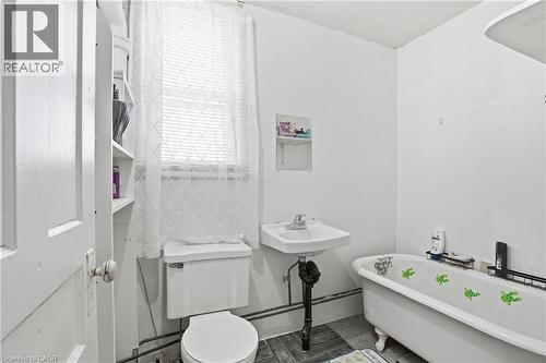 83 Nickel Street, Port Colborne, ON - Indoor Photo Showing Bathroom