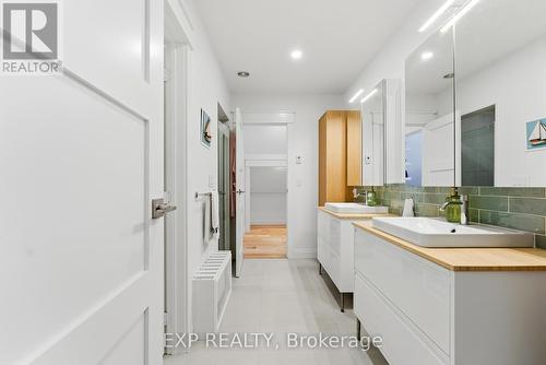 3289 Blessington Road, Tyendinaga (Tyendinaga Township), ON - Indoor Photo Showing Bathroom
