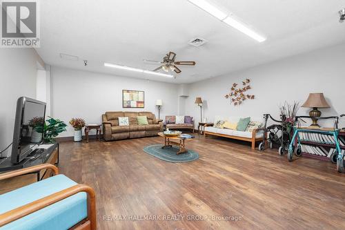 214 - 1505 Baseline Road, Ottawa, ON - Indoor Photo Showing Living Room