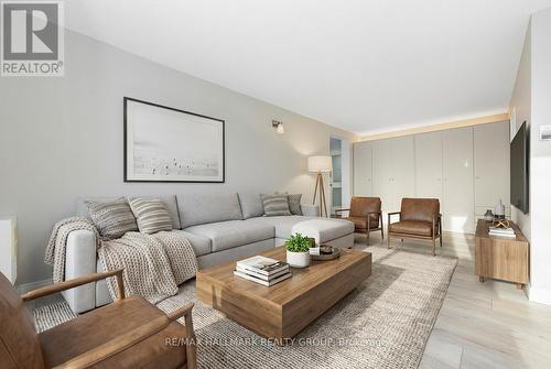 214 - 1505 Baseline Road, Ottawa, ON - Indoor Photo Showing Living Room