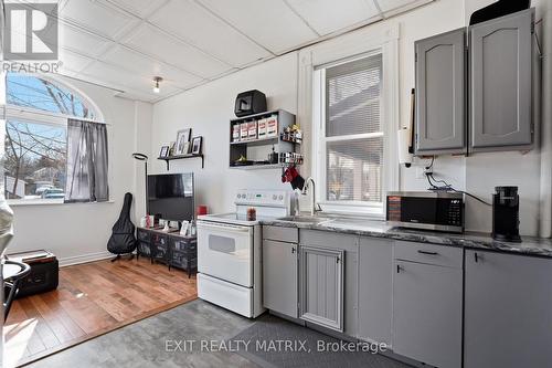 5505 Osgoode Main Street, Ottawa, ON - Indoor Photo Showing Kitchen