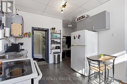 5505 Osgoode Main Street, Ottawa, ON - Indoor Photo Showing Kitchen