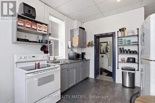 5505 Osgoode Main Street, Ottawa, ON - Indoor Photo Showing Kitchen