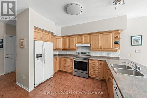1609 Ashley Cardill Lane, Ottawa, ON - Indoor Photo Showing Kitchen With Double Sink