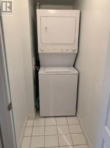 Walk In Laundry Room - 315 - 2 Clairtrell Road, Toronto, ON - Indoor Photo Showing Laundry Room