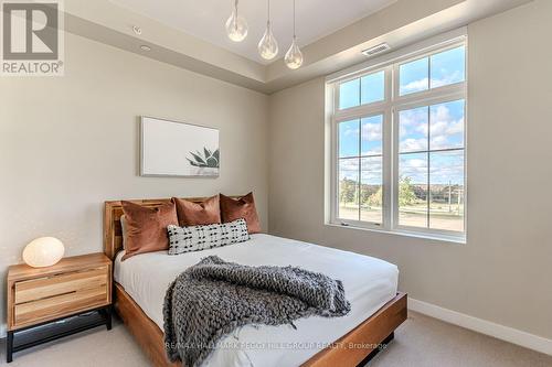 217 - 40 Horseshoe Boulevard, Oro-Medonte, ON - Indoor Photo Showing Bedroom