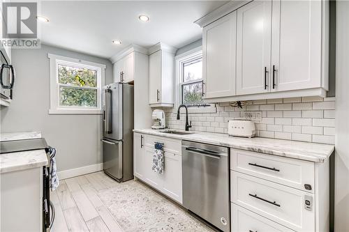 411 Ester Street, Sudbury, ON - Indoor Photo Showing Kitchen