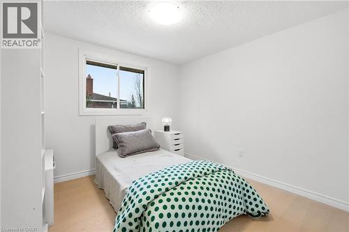 8 Elmore Drive, Hamilton, ON - Indoor Photo Showing Bedroom