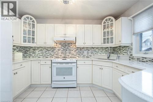 110 Deer Ridge Drive, Kitchener, ON - Indoor Photo Showing Kitchen With Upgraded Kitchen