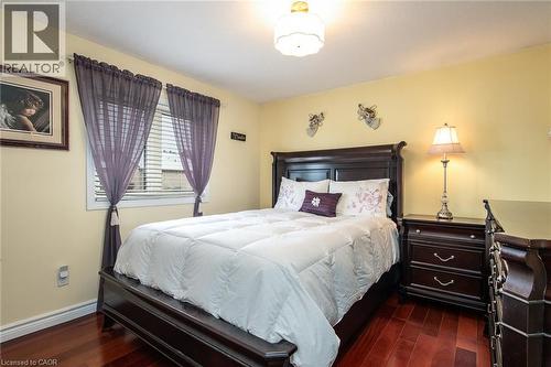 110 Deer Ridge Drive, Kitchener, ON - Indoor Photo Showing Bedroom