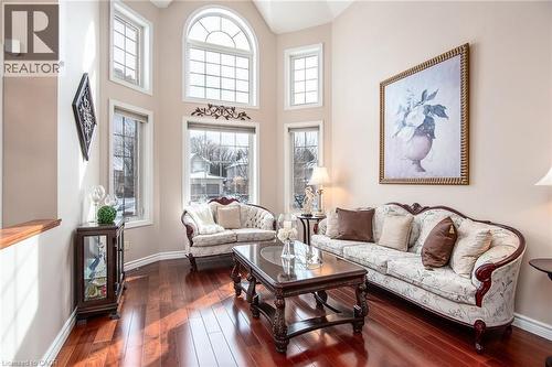 110 Deer Ridge Drive, Kitchener, ON - Indoor Photo Showing Living Room