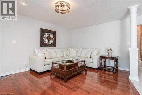 110 Deer Ridge Drive, Kitchener, ON - Indoor Photo Showing Living Room