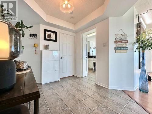 Spacious Corridor - 1709 - 2155 Burnhamthorpe Road W, Mississauga, ON - Indoor Photo Showing Other Room