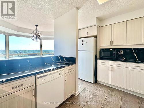 Lots of counter space! - 1709 - 2155 Burnhamthorpe Road W, Mississauga, ON - Indoor Photo Showing Kitchen