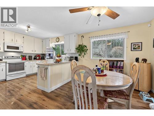 3111 Cedar Drive, Blind Bay, BC - Indoor