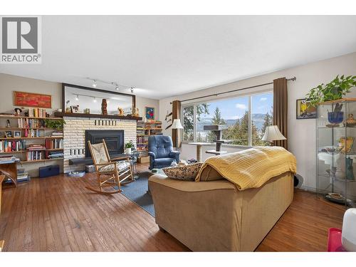 3111 Cedar Drive, Blind Bay, BC - Indoor Photo Showing Living Room With Fireplace