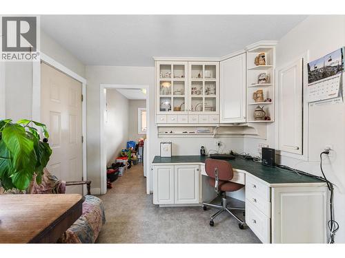 545 Bay Avenue, Kelowna, BC - Indoor