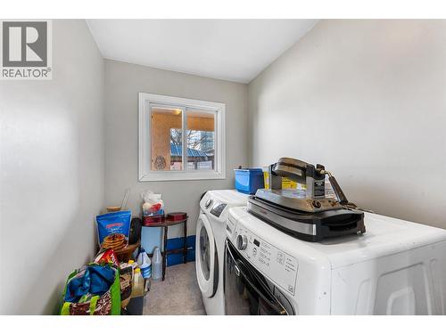 545 Bay Avenue, Kelowna, BC - Indoor Photo Showing Laundry Room